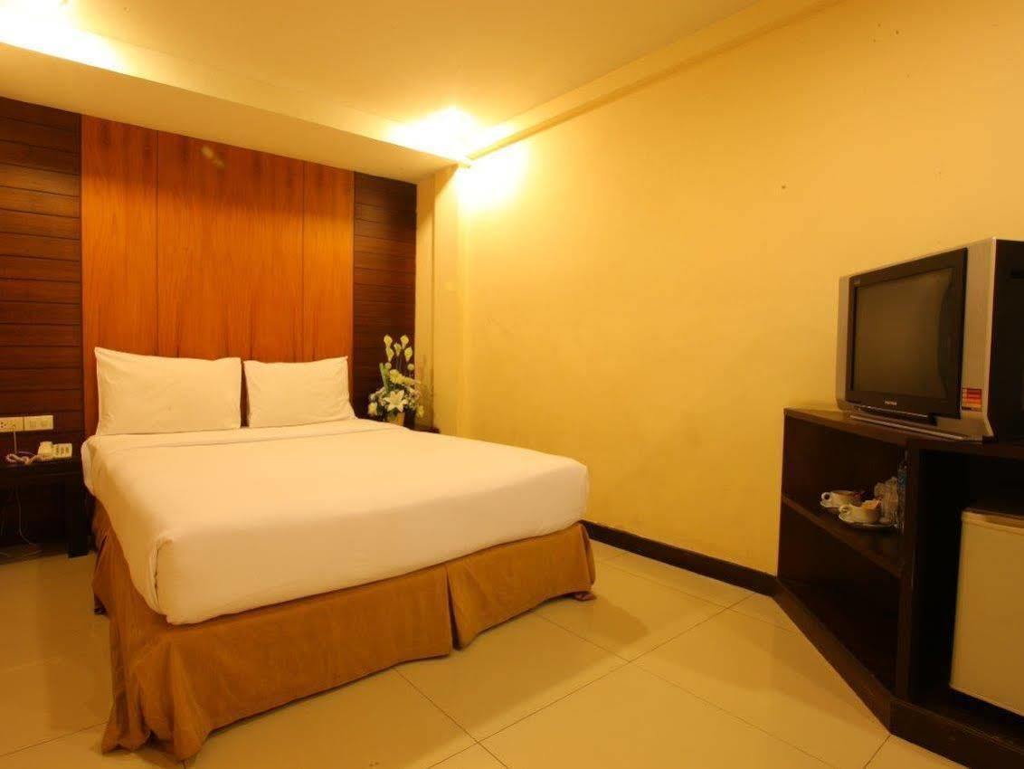 Tara Monte Otel Bangkok Dış mekan fotoğraf
